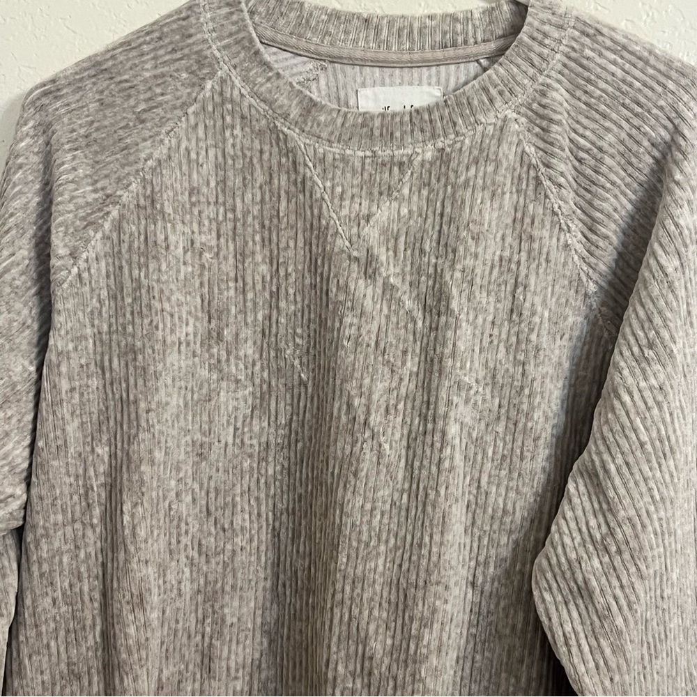 Aritzia Wilfred free organic cotton Gray Ribbed Crewneck Casual Pullover comfy - Picture 4 of 8